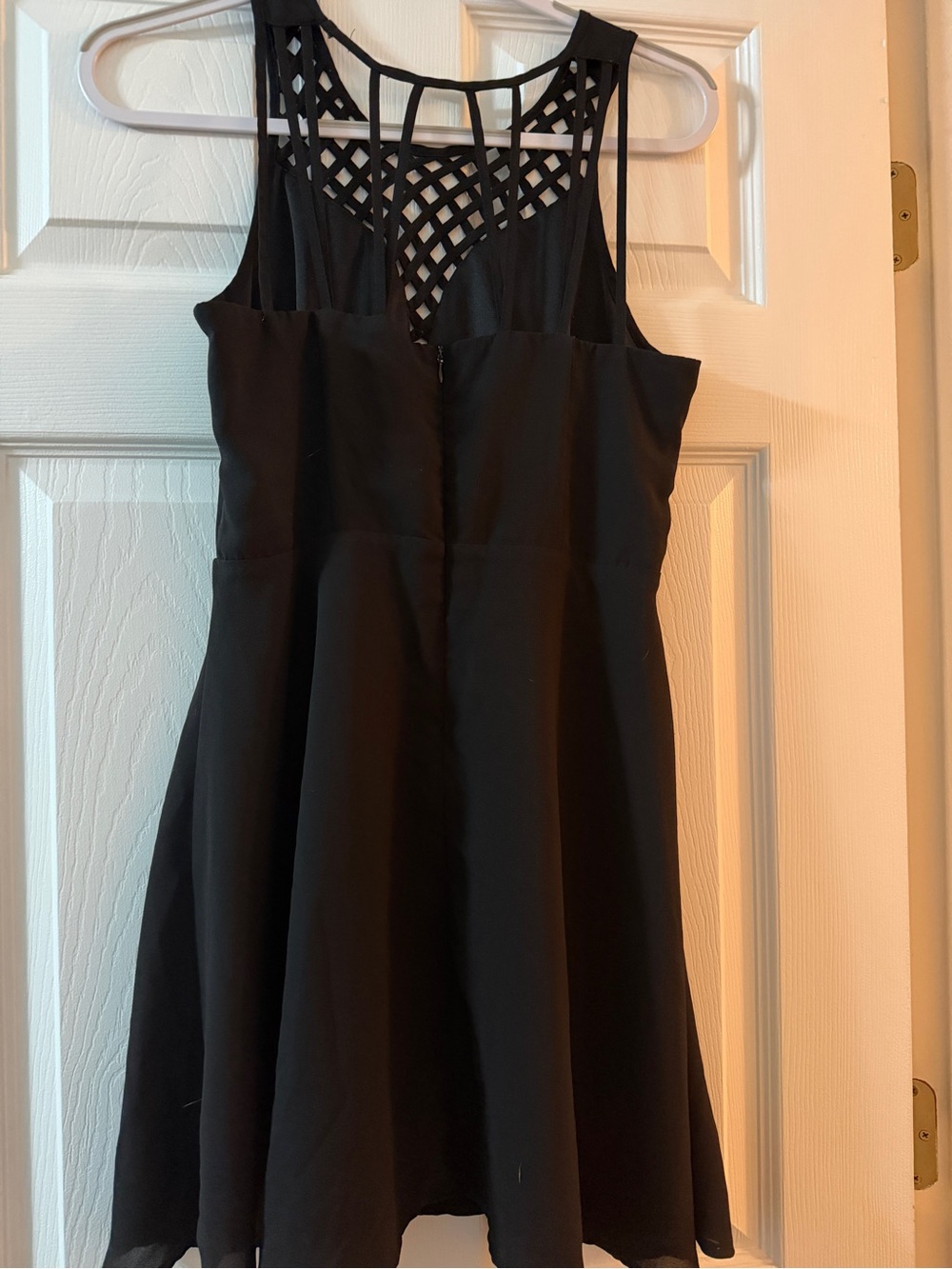 Forever 21 Black Fit & Flare Skater Dress Caged Lattice Neckline Size Large - Picture 4 of 8
